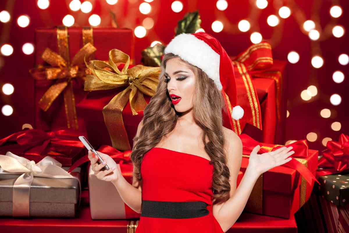 Regali di Natale ed una donna stupita